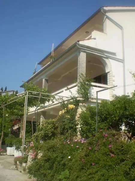 Mundanije Apartment In Palit With Sea View, Balcony, Wifi